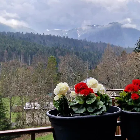 Au Calme Du Jura